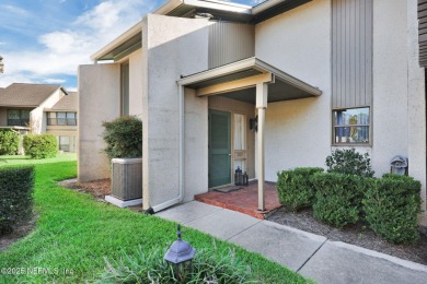 Updated End-Unit Condo in Deerwood Country Club Villas! Move-in on The Deerwood Country Club in Florida - for sale on GolfHomes.com, golf home, golf lot