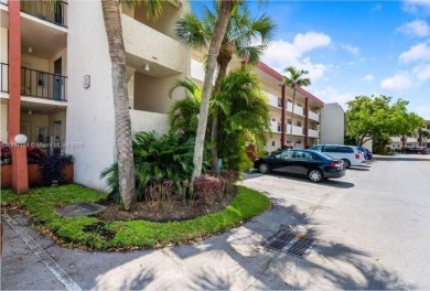 LUXURIOUS ISLAND STYLE 2BR/2BA with 17th hole PGA course green & on Hollybrook Golf and Tennis Club  in Florida - for sale on GolfHomes.com, golf home, golf lot