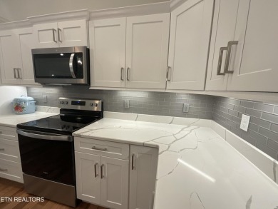 Like New Jones Bros Construction home in Fairfield Glade. (Owner on Stonehenge Golf Course in Tennessee - for sale on GolfHomes.com, golf home, golf lot