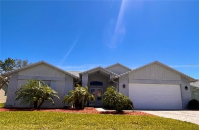 Motivated Seller! Make an offer! This GORGEOUS single-level on The Links Golf Club in Florida - for sale on GolfHomes.com, golf home, golf lot