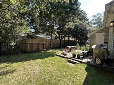 Charming One-Level DUPLEX just a mile from the beach! Looking on True Blue Plantation in South Carolina - for sale on GolfHomes.com, golf home, golf lot