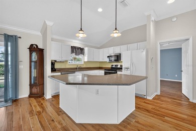 PRICE REDUCTION! Beautifully maintained 3-bedroom, 2-bath on El Diablo Executive Golf Course in Florida - for sale on GolfHomes.com, golf home, golf lot