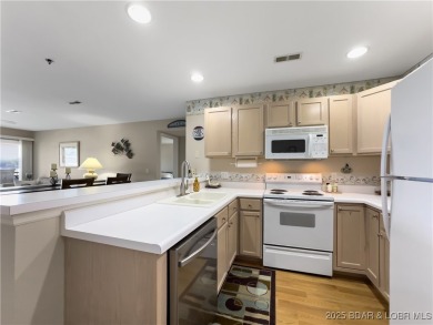 Whether you're looking for a weekend getaway, a permanent on Lake Valley Country Club in Missouri - for sale on GolfHomes.com, golf home, golf lot