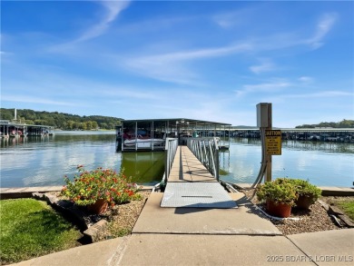 Whether you're looking for a weekend getaway, a permanent on Lake Valley Country Club in Missouri - for sale on GolfHomes.com, golf home, golf lot