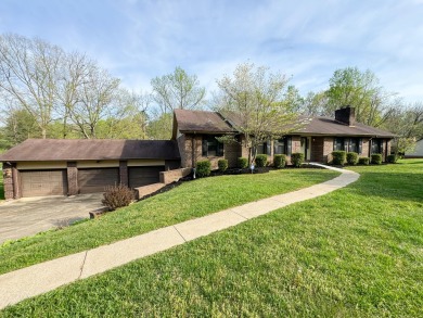 Welcome to Eagle's Nest Country Club!  This 3 bed & 4 flex room on Eagles Nest Country Club in Kentucky - for sale on GolfHomes.com, golf home, golf lot