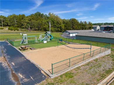 Whether you're looking for a weekend getaway, a permanent on Lake Valley Country Club in Missouri - for sale on GolfHomes.com, golf home, golf lot