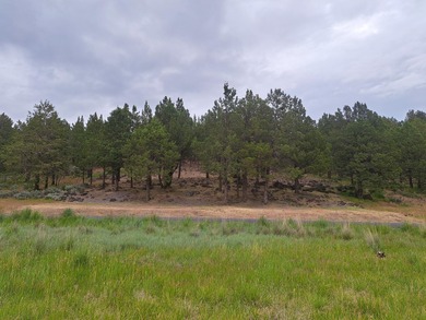 Priced to sell & ready to build! Running Y Ranch Resort lot in a on Running Y Ranch Resort in Oregon - for sale on GolfHomes.com, golf home, golf lot
