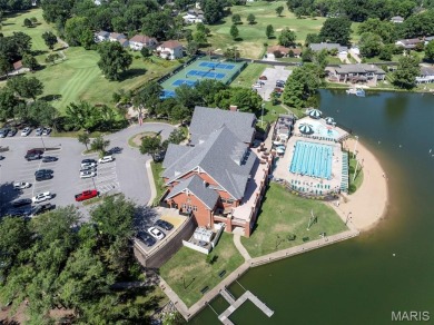 Live where others dream of! This updated 2 bed, 1 bath condo in on Lake Saint Louis Par 3 in Missouri - for sale on GolfHomes.com, golf home, golf lot