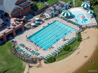 Live where others dream of! This updated 2 bed, 1 bath condo in on Lake Saint Louis Par 3 in Missouri - for sale on GolfHomes.com, golf home, golf lot