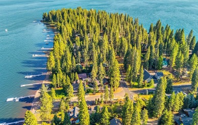 Welcome to your Lake View dream retreat in the highly on Lake Almanor Country Club in California - for sale on GolfHomes.com, golf home, golf lot