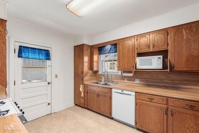 Welcome to this charming 1940 home offering 1312 square feet of on Querbes Park Golf Course in Louisiana - for sale on GolfHomes.com, golf home, golf lot