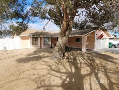 Large and spacious home with 3 BR/ 2 Ba, office, indoor laundry on Tierra Del Sol Golf Course in California - for sale on GolfHomes.com, golf home, golf lot