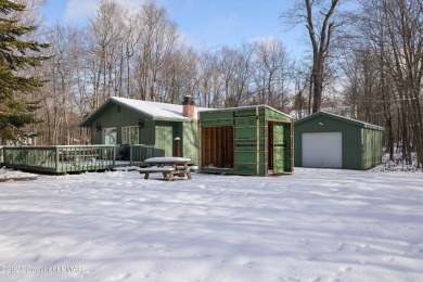 WOW!!! Everything in this beautiful well maintained home is on Pocono Farms Country Club in Pennsylvania - for sale on GolfHomes.com, golf home, golf lot