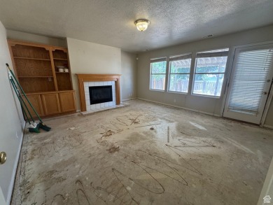 Fantastic value in Layton! This multi-level home offers 3 on Sun Hills Golf Course in Utah - for sale on GolfHomes.com, golf home, golf lot