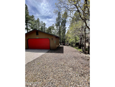 Beautiful spacious lot in the highly sought-after Animal Hill on Pinewood Country Club in Arizona - for sale on GolfHomes.com, golf home, golf lot