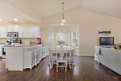 Minutes from the lake & golf course, this home meets ALL your on Hunters Point Golf Club in Idaho - for sale on GolfHomes.com, golf home, golf lot