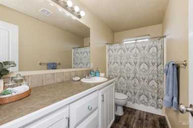 Minutes from the lake & golf course, this home meets ALL your on Hunters Point Golf Club in Idaho - for sale on GolfHomes.com, golf home, golf lot