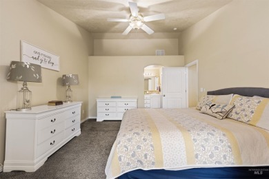 Minutes from the lake & golf course, this home meets ALL your on Hunters Point Golf Club in Idaho - for sale on GolfHomes.com, golf home, golf lot