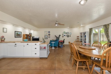 Minutes from the lake & golf course, this home meets ALL your on Hunters Point Golf Club in Idaho - for sale on GolfHomes.com, golf home, golf lot