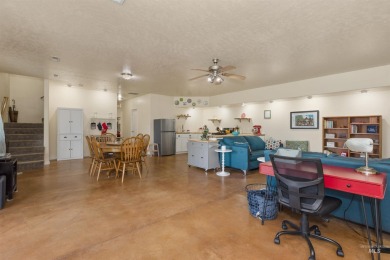 Minutes from the lake & golf course, this home meets ALL your on Hunters Point Golf Club in Idaho - for sale on GolfHomes.com, golf home, golf lot