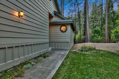 Single level cabin on the golf course in Plumas County. It does on Plumas Pines Golf Resort in California - for sale on GolfHomes.com, golf home, golf lot