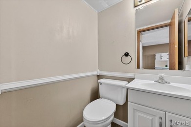 Welcome to Raintree Village Condominiums!  This 2-bedroom, 1 on Raintree Country Club in Missouri - for sale on GolfHomes.com, golf home, golf lot