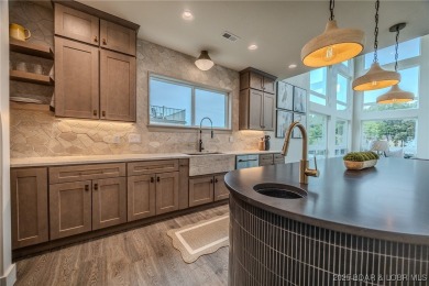 MOTIVATED SELLER! This stunning 5,500 sq ft home offers a blend on The Club At Porto Cima in Missouri - for sale on GolfHomes.com, golf home, golf lot