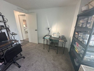 This home is a 1995 Fleetwood with 1008 sq. ft. It has 2 on Four Lakes Golf Club in Florida - for sale on GolfHomes.com, golf home, golf lot
