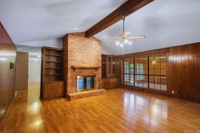 This well maintained 3-bedroom, 2.5-bath home offers tons of on Foxwood Golf Club in Arkansas - for sale on GolfHomes.com, golf home, golf lot