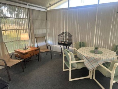 This home is a 1995 Fleetwood with 1008 sq. ft. It has 2 on Four Lakes Golf Club in Florida - for sale on GolfHomes.com, golf home, golf lot