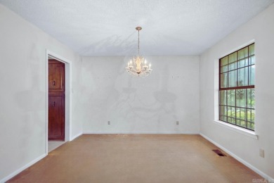 This well maintained 3-bedroom, 2.5-bath home offers tons of on Foxwood Golf Club in Arkansas - for sale on GolfHomes.com, golf home, golf lot