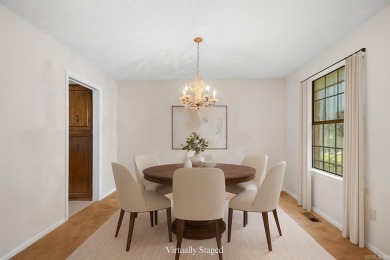 This well maintained 3-bedroom, 2.5-bath home offers tons of on Foxwood Golf Club in Arkansas - for sale on GolfHomes.com, golf home, golf lot