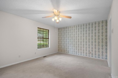 This well maintained 3-bedroom, 2.5-bath home offers tons of on Foxwood Golf Club in Arkansas - for sale on GolfHomes.com, golf home, golf lot