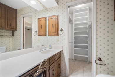 This well maintained 3-bedroom, 2.5-bath home offers tons of on Foxwood Golf Club in Arkansas - for sale on GolfHomes.com, golf home, golf lot