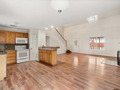**Owner financing possible with certain terms**  Welcome to this on Holly Lake Ranch Golf Club in Texas - for sale on GolfHomes.com, golf home, golf lot