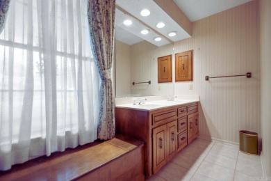 This well maintained 3-bedroom, 2.5-bath home offers tons of on Foxwood Golf Club in Arkansas - for sale on GolfHomes.com, golf home, golf lot