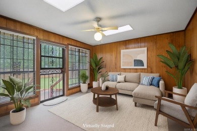 This well maintained 3-bedroom, 2.5-bath home offers tons of on Foxwood Golf Club in Arkansas - for sale on GolfHomes.com, golf home, golf lot