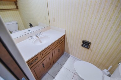 This well maintained 3-bedroom, 2.5-bath home offers tons of on Foxwood Golf Club in Arkansas - for sale on GolfHomes.com, golf home, golf lot