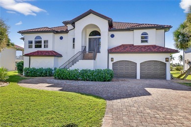 Beautifully remodeled, updated 3 bedroom and 2.5 bath, near on Beachview Golf Club in Florida - for sale on GolfHomes.com, golf home, golf lot
