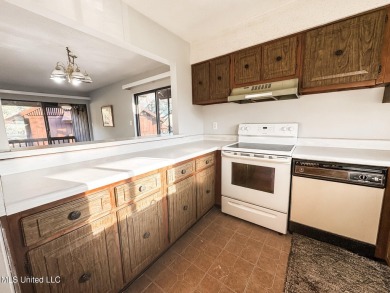 JUST REDUCED To SELL! 2 BEDROOM/ 2 BATH CONDO WITH AMAZING VIEWS on Diamondhead Country Club in Mississippi - for sale on GolfHomes.com, golf home, golf lot