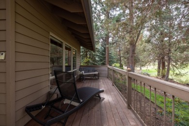 Exceptional golf course home in Rivers Edge Village backing up on Rivers Edge Golf Resort in Oregon - for sale on GolfHomes.com, golf home, golf lot