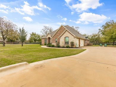 This like new 4 bedroom (and an office!), 3 bathroom home with a on Nutcracker Golf Club in Texas - for sale on GolfHomes.com, golf home, golf lot