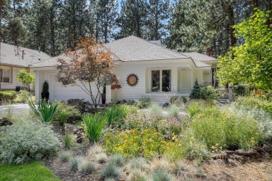 THIS IS THE ONE you've been waiting for! Modern, luxury living on Bend Golf and Country Club in Oregon - for sale on GolfHomes.com, golf home, golf lot