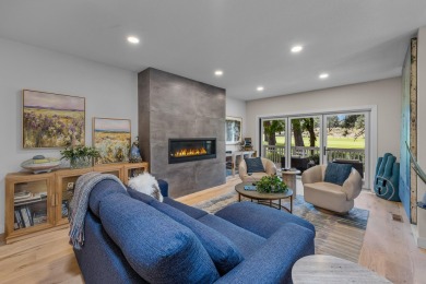 THIS IS THE ONE you've been waiting for! Modern, luxury living on Bend Golf and Country Club in Oregon - for sale on GolfHomes.com, golf home, golf lot