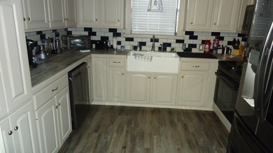 MOTIVATED SELLER        This beautiful brick home is setting on on Cypress Bend Golf Course in Texas - for sale on GolfHomes.com, golf home, golf lot