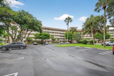 This is a must see! Come and take a look at this fully renovated on Palm-Aire Country Club and Resort - The Oaks in Florida - for sale on GolfHomes.com, golf home, golf lot