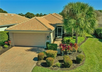 TERRIFIC LOCATION WITH CENTER OF LAKE VIEWS FOR THIS UPDATED on Colonial Country Club in Florida - for sale on GolfHomes.com, golf home, golf lot