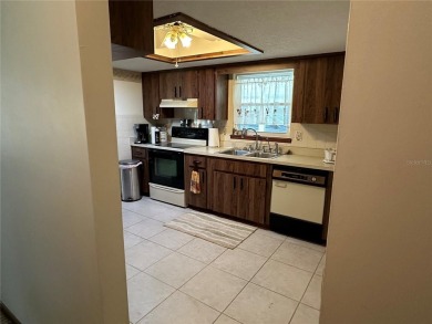This wonderful 1144 square foot home offers 2 bedrooms, 2 baths on On Top of the World Golf Course in Florida - for sale on GolfHomes.com, golf home, golf lot