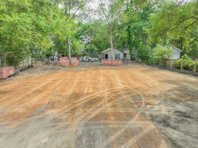 Sought-after Bayview Acres neighborhood in the heart of Mount on Patriots Point Links on Charleston Harbor in South Carolina - for sale on GolfHomes.com, golf home, golf lot