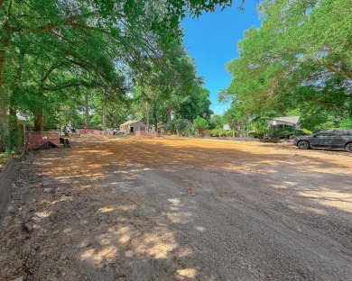 Sought-after Bayview Acres neighborhood in the heart of Mount on Patriots Point Links on Charleston Harbor in South Carolina - for sale on GolfHomes.com, golf home, golf lot
